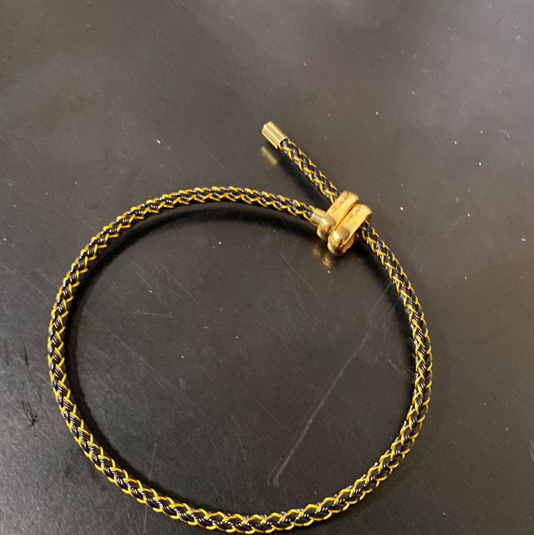 01 BLACK/GOLD BRACELET